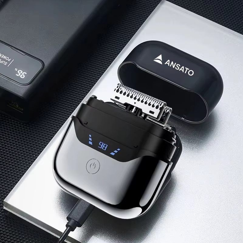 Aparat de Ras Electric ANSATO™️, Ultra Compact, Portabil, Afisaj Digital, Senzor Inteligent de Barba, Cablu USB-C, 3x Capete de Taiere, Perie Curatare, Husa Depozitare, Incarcator si Geanta Transport incluse
